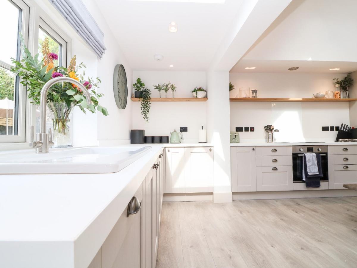 12 Manor Farm Close Kingham Εξωτερικό φωτογραφία